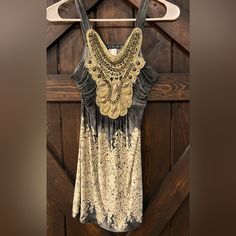 Venus Sleeveless Tunic Tank Top. Size Xs Bundle And Save Gray Sleeveless Tank Top For Beach, Gray Sleeveless Tank Top For The Beach, Gray Sleeveless Bohemian Top, Gray Bohemian Sleeveless Top, Ethiopian Opal Ring, Cute Nike Shoes, Cute Nikes, Tunic Tank Tops, Sleeveless Tunic