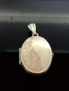 Vintage Small adorable hinged locket Hallmarked Sterling pendant with embossing to the front In excellent condition measuring 2.2cm x 1.5cm Sterling Pendant, Locket Necklace, Hinges, Locket, Etsy Vintage, Beauty Book, Accessory Gift, Jewelry Necklaces, Electronic Accessories