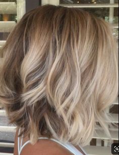 Medium Length Wavy Hair, Hair Color Caramel, Caramel Hair, Hair Shades, Hair Color Balayage, Hair Envy, Hair Color Trends, Great Hair