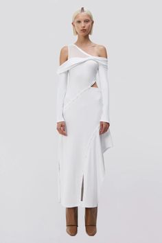 Tinsley Gown Winter 2023 Runway, Parsons School Of Design, Fashion Institute, Jonathan Simkhai, Lifestyle Design, New Launch, Runway Collection, Vogue Fashion, Winter 2023