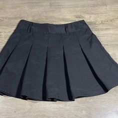 Size S, Never Worn And In Great Condition Black School Tennis Skirt For Spring, Black Spring Tennis Skirt For School, Black Tennis Skirt For School In Spring, Black Pleated Mini Skirt For School, Black School Skirt For Spring, Black Tennis Skirt For School, School Black Pleated Lined Skirt, Black Pleated Skort For School, Casual Black Skirt For School