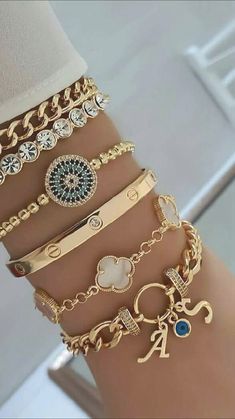 Pretty Stacks, Dope Jewelry Accessories, Expensive Jewelry Luxury, Wrist Jewelry, Luxe Jewelry, Dope Jewelry, Jewelry Fashion Trends, Classy Jewelry, Expensive Jewelry