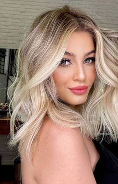 Women’s Hair Styles For 2023, Long Blonde Hair Trends 2023, Heidi Powell Hair, How Blonde Can I Go, Cream Blonde With Lowlights, Blonde Hair Color 2023 Trends, Blonde With Root Shadow And Money Piece, Hair Color For Light Brunettes, Blonde 2023 Summer