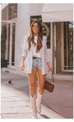 Dresses And Western Boots, Dolce Vita Cowboy Boots Outfit, White Knee High Cowboy Boots Outfit, Outfit Botas Cowboy Mujer, Botines Cowboy Outfit, Outfit Con Cowboy Boots, Casual Cowboy Boot Outfit Women, Botas Cowboy Mujer Outfit, Outfits Botas Blancas