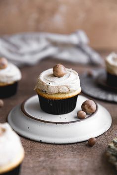 Mini Chocolate Chip Cupcakes, Easy Cupcake Recipe, Stuffed Cupcakes, Cookie Dough Cupcakes, Cookie Dough Frosting, Dreamy Desserts, Chocolate Chip Cupcakes, Raw Cookie Dough, Creamy Pudding