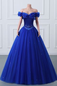 Royal Blue Off-the-shoulder Sweetheart Beaded Flowers Ball Gown Tulle Prom Dresses Mauve Prom Dress, Black Lace Evening Dress, Prom Dress Pictures, Tulle Prom Dresses, Prom Season, Style Royal, Royal Blue Prom Dresses, Red Dresses Classy, Prom Dresses Gowns