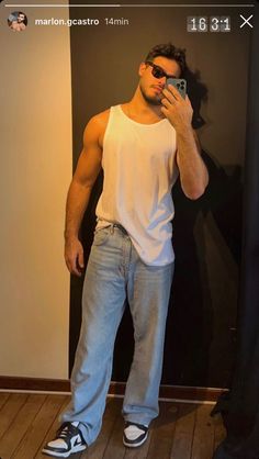 Boys Summer Outfits Aesthetic, Men Tank Top Outfit, How To Style Tank Tops, Outfit For Guys, Baggie Jeans Outfit, Baggy Jeans Outfits, Tank Tops Outfit, Casual Sporty Outfits, Baggy Jeans Outfit