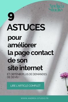 a pink flower sitting on top of a table next to a green sign that says, astuces pour ameliorer la page contact de son site internet