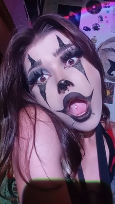 black and white face paint makeup clown makeup glitter Paint Face Halloween, Creepy Face Paint Easy, White And Black Halloween Makeup, Black And White Halloween Face Paint, Black Makeup Inspiration, Cute Black Clown Makeup, Clown Makeup Face Paint, Halloween Makeup Black Eyes, Black Clown Halloween Costume