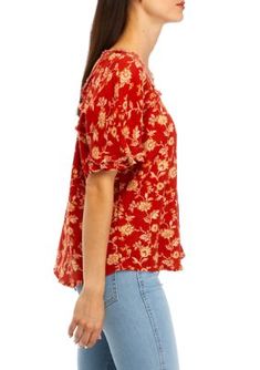 The vintage-inspired floral print on this Wonderly top makes it perfect to wear for any occasion. | Wonderly Women's Cotton Gauze Square Neck Top, Small Square Neck Top, List Style, Square Neck, Womens Clothing Tops, Vintage Inspired, Floral Print, Top Blouse, Floral Prints, Square