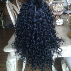 Black Blue Hair Curly, Long Dyed Curly Hair, Curly Navy Blue Hair, Brown And Blue Curly Hair, Coily Hair Dye Ideas, Dark Blue Highlights Curly Hair, Dyed Curly Hair Aesthetic, Blue Hair On Curly Hair, Midnight Blue Hair Curly