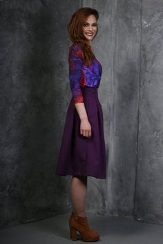 Dark purple flared skirts with side pockets and lining. ➤ Features > Skirt length: 70 cm (27.5'') including belt 8 cm (3'') > high waist skirts > waistband > wide front and back pleats > fully flared skirts > side pockets > mid length ➤ Sizing My Size Guide in FAQ section below will help you define the perfect size match. The item can also be made according to your measurements - just message them to me. ➤ Delivery Your item is made-to-order and will be ready within 2-7 days Folded Skirt, Petticoat Skirt, Flared Skirts, Skirt A Line, Skirt Elegant, Skirt Knee Length, Boho Skirt, Skirt High Waist, Women Skirt