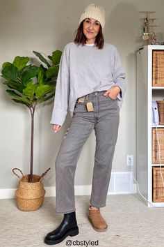 Ugg Ultra Mini And Jeans, Black Cropped Straight Leg Jeans Outfit, Lug Boots With Cropped Jeans, Ugg Ultra Mini Outfit Jeans, Ugg And Jeans Outfit, Straight Leg Jeans With Uggs, Ugg Ashton Chelsea Boots Outfits, Gray Straight Leg Jeans Outfit, How To Style Ultra Mini Uggs