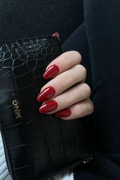 cherry red nails❤️ Red Autumn Outfits, Fancy Manicure, Fall Nude Nails, Autumn Manicure, Autumn Looks, Kutek Disney, Brown Nails Design, Gel Toe Nails, Maroon Nails