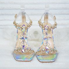 New In Box Colorful Dazzling Jeweled Details Silver Hologram Foot-Bed & 4" Heels T Strap With Closed Back & 2 Buckle Straps Perfect Party Shoes! Iridescent Shoes Heels, Mermaidcore Shoes, Sparkly Heels Prom, Iridescent Heels, Gold Heels Prom, Black Heels Prom, Vegas Aesthetic, Iridescent Shoes, Mirror Maze