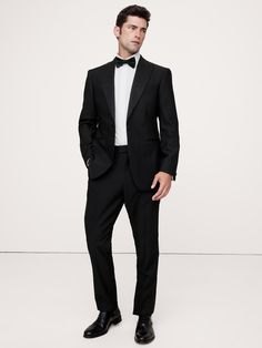 This timeless tuxedo shirt has a cutaway collar and traditional French cuffs with linked buttons so you can replace with cuff links if you like.  Slim fit.  Cutaway collar.  Long sleeves with French cuffs.  Concealed button placket.  Shirttail hem.  Slim fit.  Long sleeves.  Hip length.  Model: Size M, 6'2" (188cm). Jumper Short, Tuxedo Shirt, Workwear Trousers, Cutaway Collar, Curve Jeans, Tuxedo Shirts, Wedding Guest Dress Summer, Wide Fit Boots, Petite Jeans