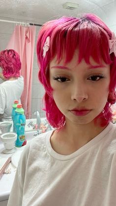 pink hair inspo / pink hairstyle inspo Pink Hair 90s, Pink Hair Short Bangs, Mixed Pink Hair, Pink And Orange Hair Short, Dyed Hair Inspiration Pink, Short Hot Pink Hair, Short Pink Hair Aesthetic, Pink Shag Hair, Short Pink Hair With Bangs