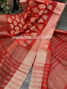 Unique pure silk linen dupatta with Banarsi zari weaving. Luxury Designer Dupatta With Zari Weaving, Luxury Brocade Dupatta With Zari Weaving, Banarsi Dupatta, Linen Dupatta, Silk Linen, Colour Star, Coral Pink, Pure Silk, Dublin