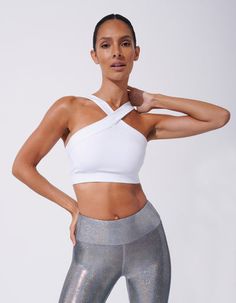 Workout Fitted Bra With Cross Back, Fitted Workout Bra With Cross Back, Fitted Yoga Bra With Cross Back, Cross Back Workout Bra, Fitted Yoga Bra With Crisscross Straps, Fitted Bra With Crisscross Straps For Yoga, Yoga Stretch Bra With Cross Back, Fitted White Sports Bra With Removable Pads, White Fitted Sports Bra With Removable Pads