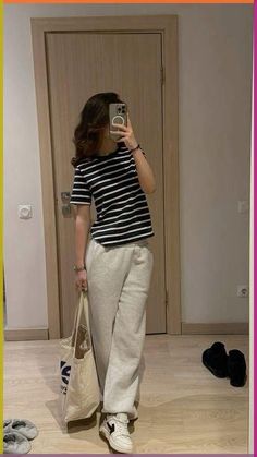 Neat Casual Outfits, University Outfit, Casual College Outfits, Uni Outfits, Casual Day Outfits, Quick Outfits, Easy Trendy Outfits, Casual Chic Outfit, Fashion Mistakes