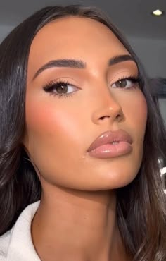 Glowy Matte Makeup, Night Makeup Looks Simple, Simple Matte Makeup, Light Glam Makeup Looks, Bridesmaid Eye Makeup, Party Makeup Brown Eyes, Matte Makeup Look