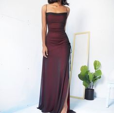 Online Prom Dress Sites, Stile Casual Chic, Mesh Gown, Black Mesh Dress, Pakaian Feminin, Red Prom, Vestidos Prom, Late 90s, Red Prom Dress