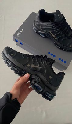 Accessory Inspo, Nike Tn, Classy Outfits Men, Ootd Women, Street Fashion Men Streetwear, Sneakers Outfit, Mens Streetwear, Crepes, Classy Outfits