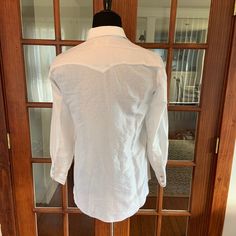 "Vintage 1970's Retro Pearl Snaps H Bar C California Ranch Wear Made in USA Nice clean used shape No size tag Fits as a Large Please use measurements as your guide 20\" Armpit to Armpit 31\" Collar to Bottom Length 18\" Across the Shoulders 23\" Sleeves" White Long Sleeve Western Shirt, White Long Sleeve Western Top, Retro Button-up Top For Ranch, White Western Button-up Top, Fitted Collared Shirt For Ranch, Retro Long Sleeve Shirt For Ranch, California Ranch, Izod Lacoste, Johnny Carson