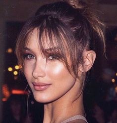 Instagram Features, Bangs With Medium Hair, Braut Make-up, Hair Stylies, Wispy Bangs, How To Style Bangs, Fringe Hairstyles, Haircuts Straight Hair