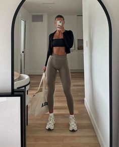 Cute Hiking Outfit, Pilates Clothes, Walking Outfits, Outfit Yoga