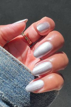 We Hate to Say It, But These 4 Nail Colours Can Look a Little “Cheap” in Autumn Fall Trendy Nails, Long Round Nails, Black Cherry Nails, Long Oval Nails, Long Almond Nails, Galaxy Nail Art, Fall Nail Color