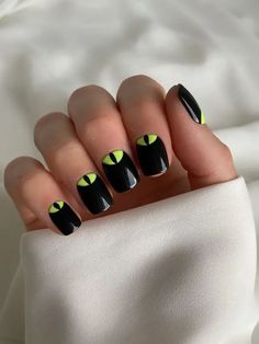 We rounded up the best halloween nail designs that are trending, from French manicures to textured nails to chrome finishes and more. Halloween Nail Colors, Nails Spooky, Nails Luxury, Short Hand, Spooky Eyes, Custom Press On Nails, Seasonal Nails, Long Lasting Nails, Cat Nails