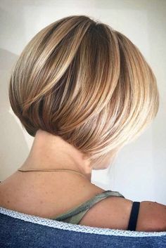 Bob Style Haircuts, Short Blonde Bobs, Messy Bob Hairstyles, Shoulder Length Bob