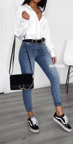 Denim Dress Winter, How To Wear Leggings, 2024 Outfits, Outfit Jeans, White Long Sleeve Shirt, Spring Outfits Women, 가을 패션, Spring Outfits Casual, Outfit Casual