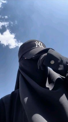 O MY LORD YOU KNOW MY CONDITION 🥹❤️‍🩹💯🥀 Saudi Niqab Style, Niqab Photography, Black Hijab Outfit, Disney Movie Art, Muslimah Photography