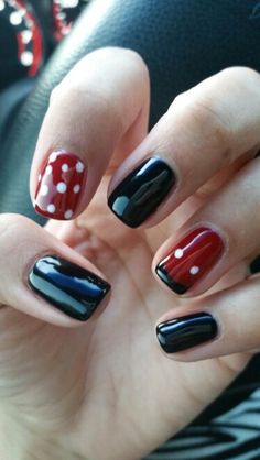 Disney Dipped Nails, Disney Sns Nails, Disney Dip Nails, Subtle Disney Nails, Disney Nail Ideas, Mickey Mouse Ideas