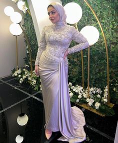 Dinner Gowns Classy Style, Dinner Gowns Classy, Simple Engagement Dress, Simple Elegant Dresses, Hijab Soiree, Dress Soiree, Wedding Event Dresses