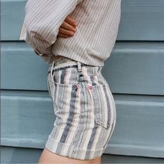 Urban Outfitters Bdg Striped High Waisted Denim Cuffed Shorts 6 Alt Summer Outfits, Denim Shorts Outfit, Striped Denim, Tokyo Street Fashion, Modest Summer Outfits, Mom Shorts, Grunge Style, Soft Grunge, Doc Martens