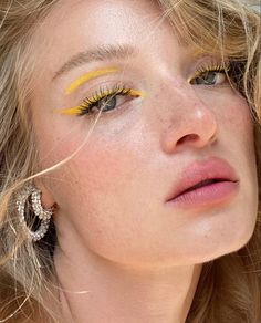 // y e l l o w s Aesthetic Harry Potter, Funky Makeup, Rose Inc, Aesthetic Vogue, Hufflepuff Aesthetic, Yellow Makeup, Bright Makeup, Swag Makeup, Power Of Makeup