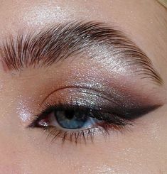 White Eye Makeup, Miss Honey, Silver Makeup, Hoco Makeup, Black Makeup, Makeup Eye Looks, Studio 54