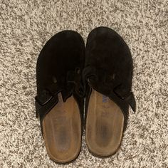 Lightly Worn Black Birkenstock Boston Clogs, Size 39, Haven’t Been Worn In 3 Years, Make An Offer! Black Birkenstock Boston, Birkenstock Boston Clogs, Shoes Birkenstock, Boston Clogs, Black Birkenstock, Birkenstock Black, Birkenstock Boston, Birkenstock Boston Clog, Birkenstock Shoes