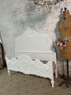 Painted Cottage Shabby Chic One of a Kind Full Size Bed | eBay Vintage Shabby Chic Bedroom, Shabby Chic Bedroom Furniture, Cottage Shabby Chic, Full Size Mattress, Painted Cottage, Shabby Chic Bedroom, Full Size Bed, Cool Beds, Headboards For Beds