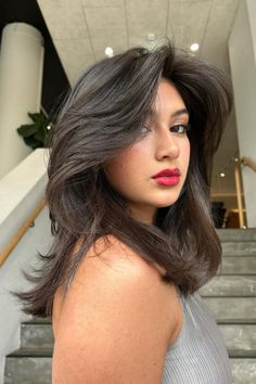 Airy Feathered Layers Best Haircuts For Round Faces, Haircut For Round Face, Supermodel Hair, Haircuts For Round Face Shape, Lazy Girl Hairstyles, Feathered Layers, Hair Fan, Haircuts For Round Faces, Flattering Haircuts