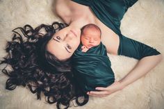 Photoshoot Ideas Newborn Photo Pose, Mother Baby Photography, Newborn Photography Tips, Mum And Baby, Newborn Photography Boy