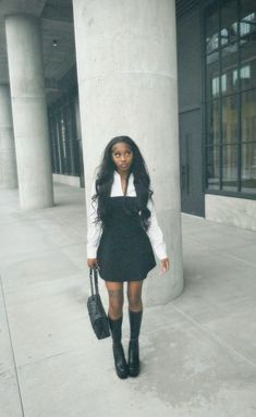 Black and white outfit , School girl inspo , black girl aesthetic , make up , black purse , prettygirl aesthetic Restaurant Outfits Black Women, Old School Aesthetic Outfit Girl Black, 90s Girl Fashion Outfits Black, Black Preppy Girl Aesthetic, Outfits Black Girls Baddie, Girly Girl Outfits Black Women, Poster Girl Outfit Black Women, White Outfit School, Stockholm Style Black Women