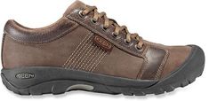 The KEEN Austin shoes are the ultimate urban explorers  bringing style and comfort to your everyday wear. Keen Shoes, Bungee Cord, All About Shoes, Rei Co-op, All About Fashion, Chocolate Brown, Sneakers Fashion, Hiking Boots, Austin