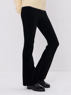 Composition : POLYESTER 70 RAYON 25 SPAN 5Color : BLACKCountry of Origin : KOREA Non-stretch Flare Bottoms For Winter, Black Flared Casual Leggings, Chic Flared Winter Bottoms, Winter Flare Pants With Stretch, Winter Stretch Flare Pants, Stretch Flare Pants For Winter, Chic Black Flare Pants, Chic Black Wide Leg Pants For Winter, Black Flare Winter Pants