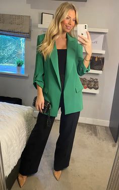 Exclusive Oversized Blazer In Green | LIENA | SilkFred Green Blazer Outfit, Outfit Formal Mujer, Corporate Attire Women, Networking Outfit, Classy Business Outfits, Business Attire Women, Blazer Outfits For Women, Corporate Attire