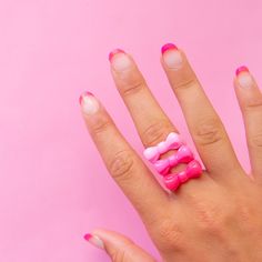 Add a touch of whimsy to your holiday season with our Kitsch Bow Ring Set in pink. These playful and fun rings are the perfect accessory to make a statement. Ring Pop Ring, Crystal Drinkware, Fun Rings, Paper Pin, Ring Pop, Sweets Gift, Notes Gift, Bow Ring, Three Rings