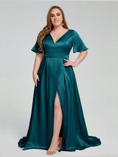 Peacock Bridesmaid Dress Plus Size, Plus Size Bridesmaid Dresses, Silk Bridesmaid Dresses, Bodycon Dress Formal, Simple Bridesmaid Dresses, Bridesmaid Dresses With Sleeves, Plus Size Bridesmaid, Dress Attire, Bridesmaid Dresses Plus Size